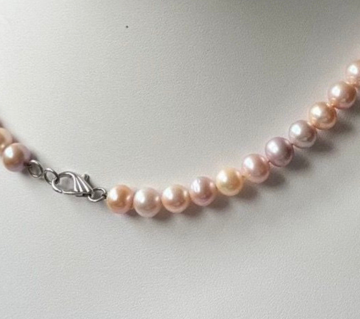 Collier de Perles Roses Authentiques — Neuf — 46 cm