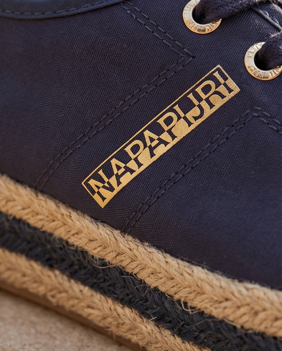 NAPAPIJRI chaussures - neuves - taille 37