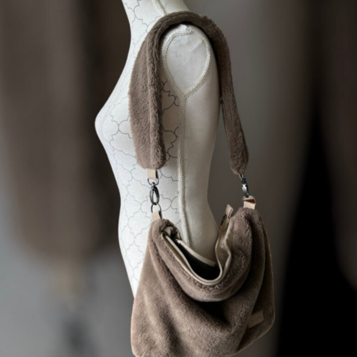 Sac en tissu doux aspect peluche - bon état