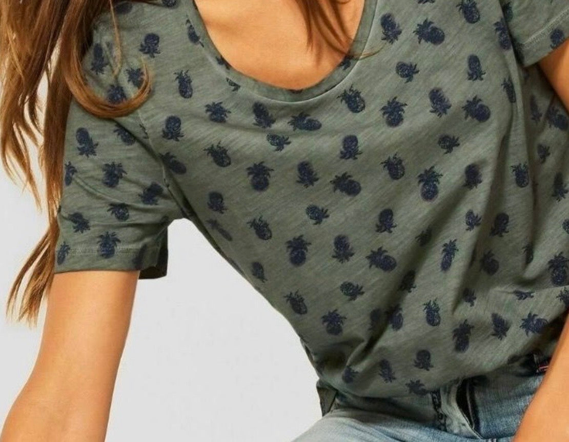 Cecil 2 T-shirts marine et kaki - très bon état - taille M