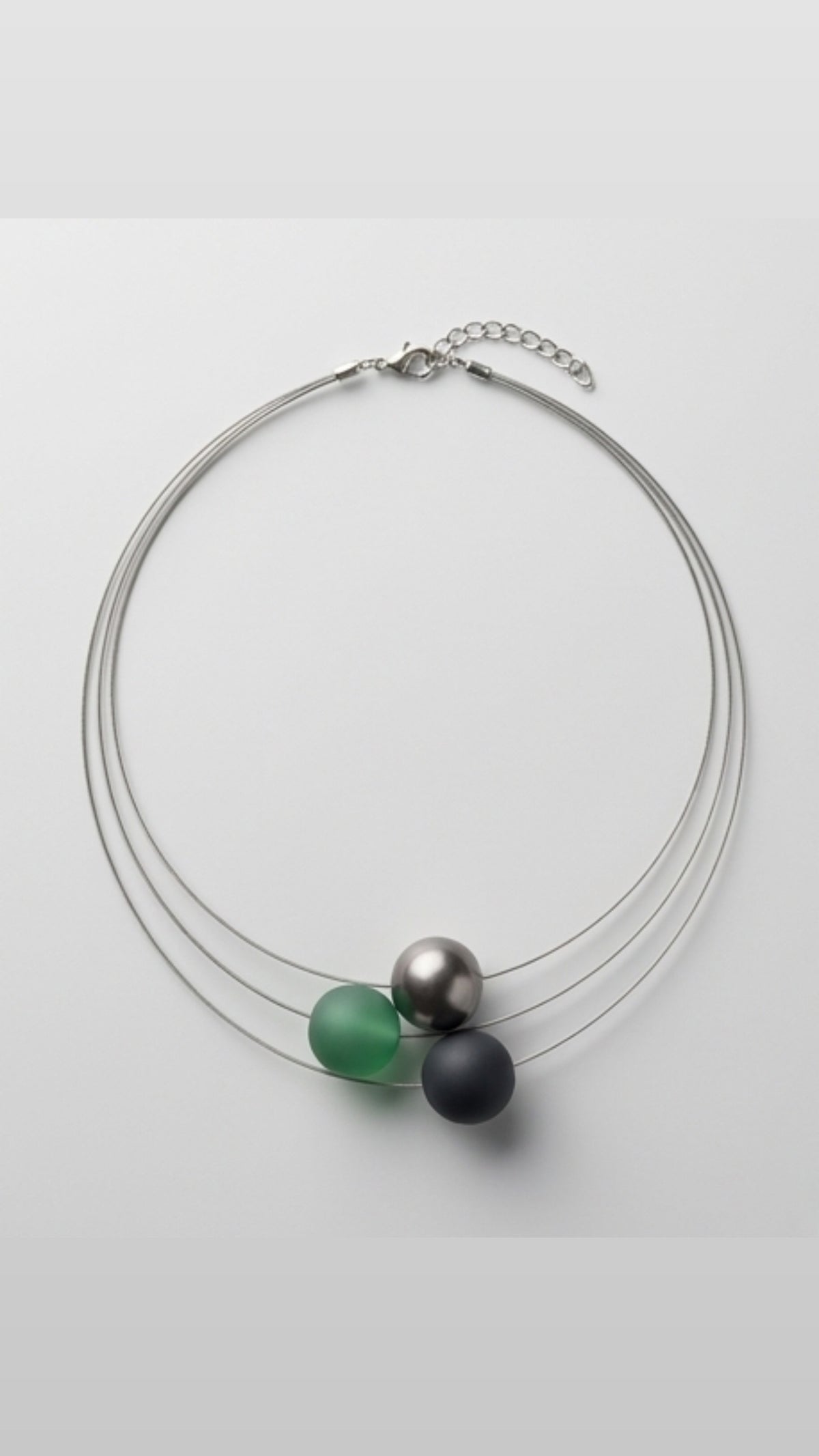 Collier Multi-Rangs 3 Perles — Design Contemporain — Neuf