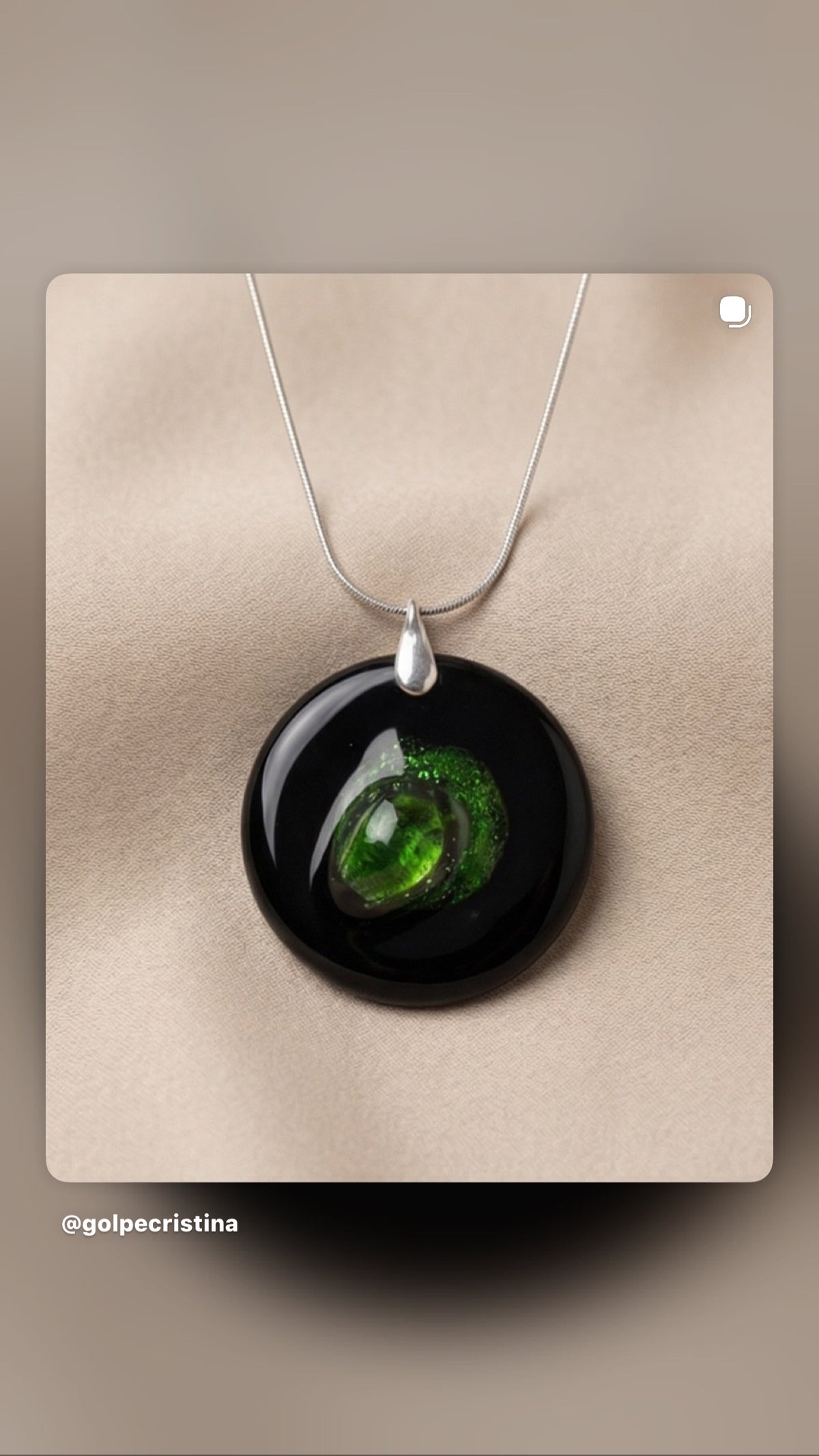 Collier en cristal fait main neuf